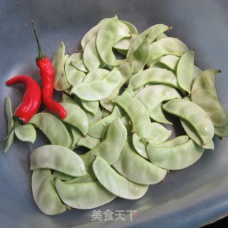 清炒扁豆的做法步骤：1