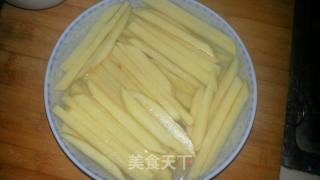 自制炸薯条的做法步骤：2