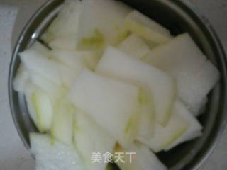 冬瓜木耳荷叶汤的做法步骤：1