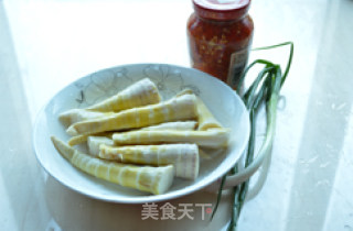 剁椒春笋的做法步骤：1
