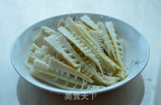 剁椒春笋的做法步骤：3