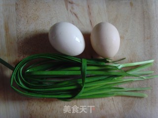 韭菜蒸蛋的做法步骤：1