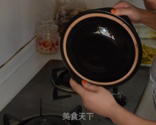 洋葱炒肉煲仔饭的做法步骤：2