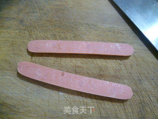 茼蒿火腿肠煎饼果子的做法步骤：3