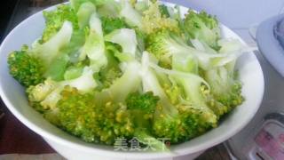 盖浇蚝油西兰花的做法步骤：3