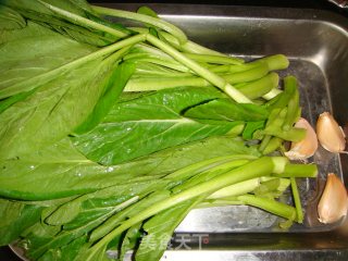 蒜香菜心的做法步骤：1