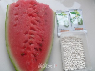 西瓜西米露的做法步骤：1