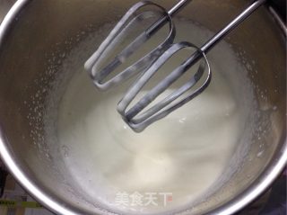免烤火龙果慕斯蛋糕的做法步骤：2
