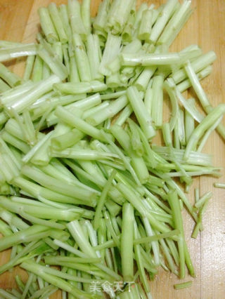 蒜泥空心菜的做法步骤：3
