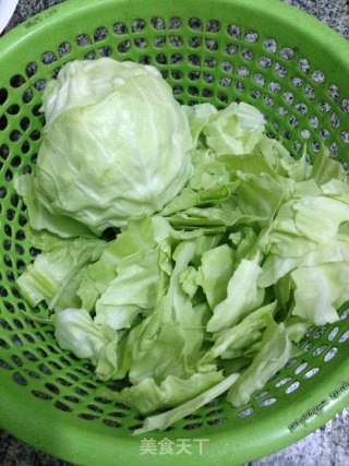 手撕包菜的做法步骤：1