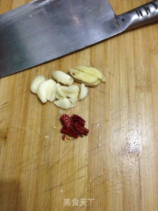 手撕包菜的做法步骤：2