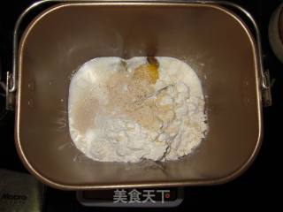【黄桃香酥面包块】多重口感的小清新水果面包的做法步骤：2