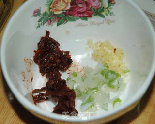 下饭菜——鱼香茭白的做法步骤：2