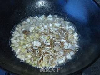 核桃仁炒杏鲍菇的做法步骤：6