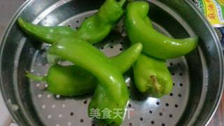 快速版青椒炒鸡蛋的做法步骤：2