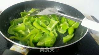 快速版青椒炒鸡蛋的做法步骤：6