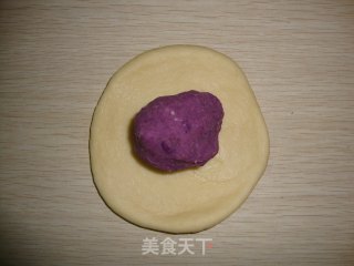 〖椰蓉紫薯卷〗---又是我最喜欢的淡紫，忧伤+飘忽+浪漫的做法步骤：5
