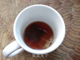 香醇可口的自制奶茶的做法步骤：2