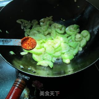 蒜片丝瓜的做法步骤：7