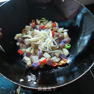 姜丝茄丁的做法步骤：7