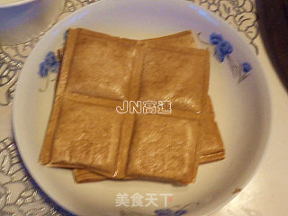银芽青椒炒香干的做法步骤：1