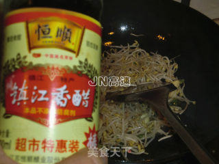 银芽青椒炒香干的做法步骤：8