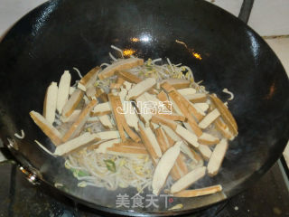 银芽青椒炒香干的做法步骤：10