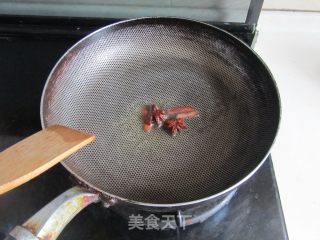 茭白烧肉的做法步骤：1
