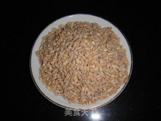 麦米红小豆莲子粥的做法步骤：1