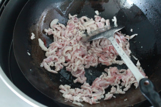 家庭版快速鱼香肉丝的做法步骤：4