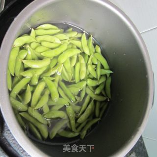 五香毛豆的做法步骤：2