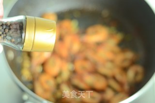 鲜虾也可以香浓下饭----蒜香基尾虾的做法步骤：9