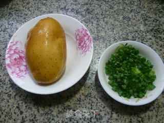 葱花土豆炒饭的做法步骤：2