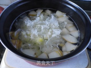 蜜娇颜（蜂蜜）银耳梨杞羹的做法步骤：7