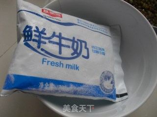 牛奶沙冰的做法步骤：1