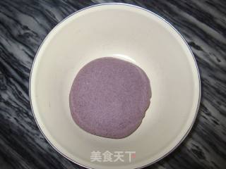 【紫米馒头】将粗粮加进馒头里做出飘香紫米馒头的做法步骤：3