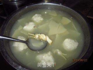 滑蛏丸子笋丝汤的做法步骤：5