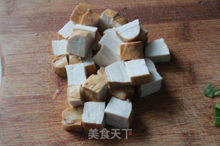 酱爆六丁的做法步骤：2