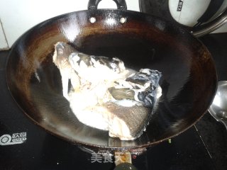 鱼头浓汤的做法步骤：4