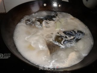 鱼头浓汤的做法步骤：5