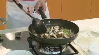 冬菇焖鸭掌的做法步骤：5