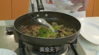 冬菇焖鸭掌的做法步骤：6