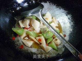 剁椒丝瓜炒莲藕的做法步骤：11