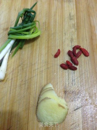 鱼头豆腐汤的做法步骤：3