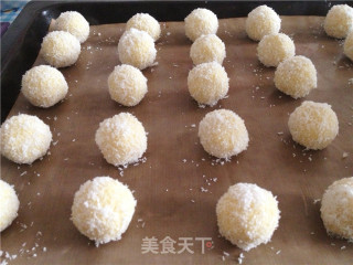 奶酥椰蓉球的做法步骤：11