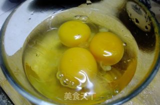 飘香嫩芽菜“香椿煎蛋”的做法步骤：5
