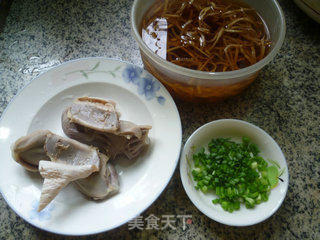 萝卜丝炒鸭胗的做法步骤：1