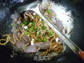 萝卜丝炒鸭胗的做法步骤：10