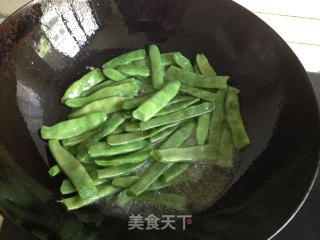 干煸扁豆的做法步骤：4