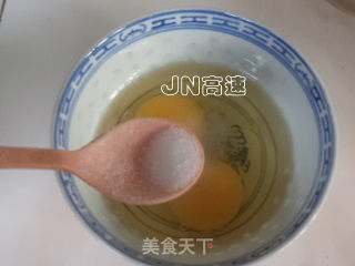 胡萝卜炒鸡蛋的做法步骤：2